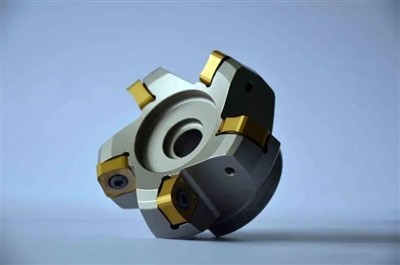 Velocitat de la fresa de superfície i velocitat d'avanç